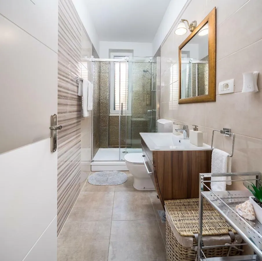 Split Centre Lex Apartment